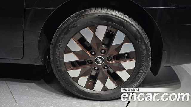 Hyundai Staria 2022 — photo 5