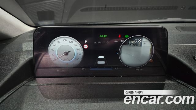 Hyundai Staria 2022 — photo 8
