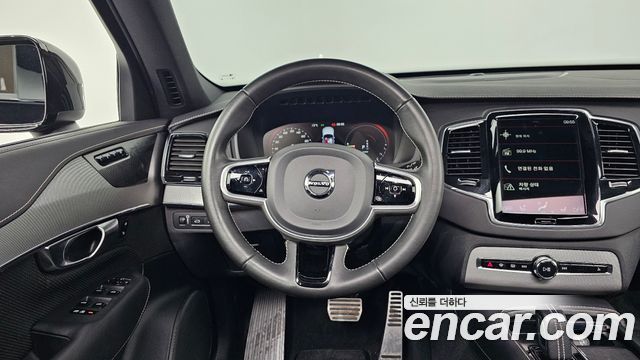 Volvo XC90 2021 — photo 13