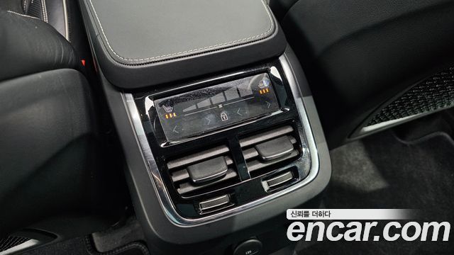 Volvo XC90 2021 — photo 19
