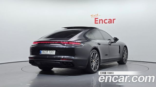 Porsche Panamera 2021 — photo 2