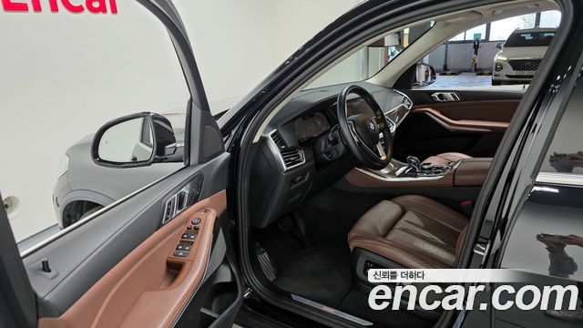 BMW X5 2022 — photo 11