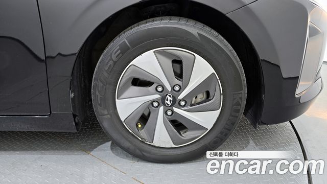 Hyundai Ioniq 2016 — photo 5