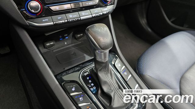Hyundai Ioniq 2016 — photo 9