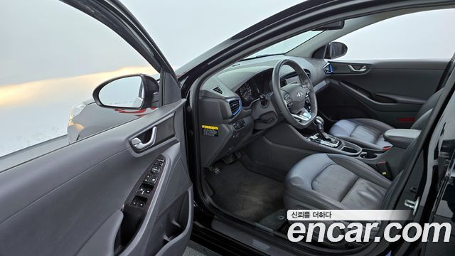 Hyundai Ioniq 2016 — photo 10