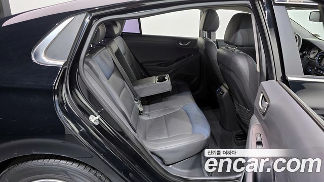 Hyundai Ioniq 2016 — photo 12