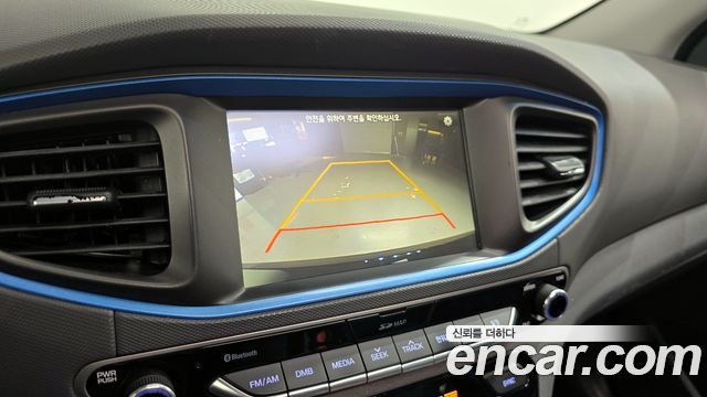 Hyundai Ioniq 2016 — photo 15