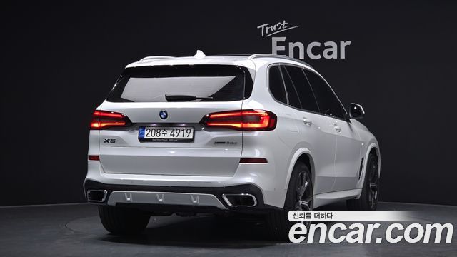 BMW X5 2022 — photo 2