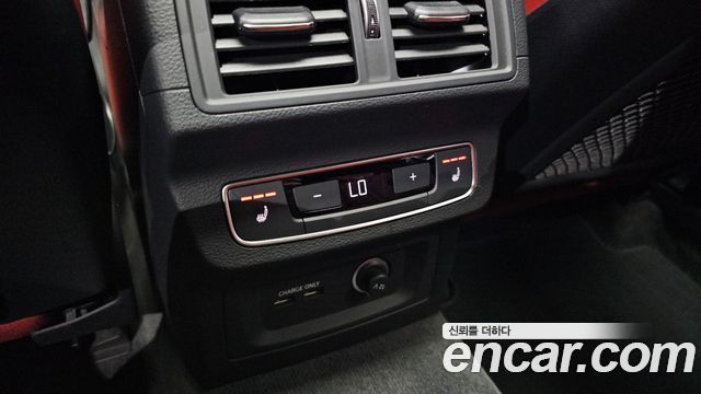 Audi SQ5 2022 — photo 19