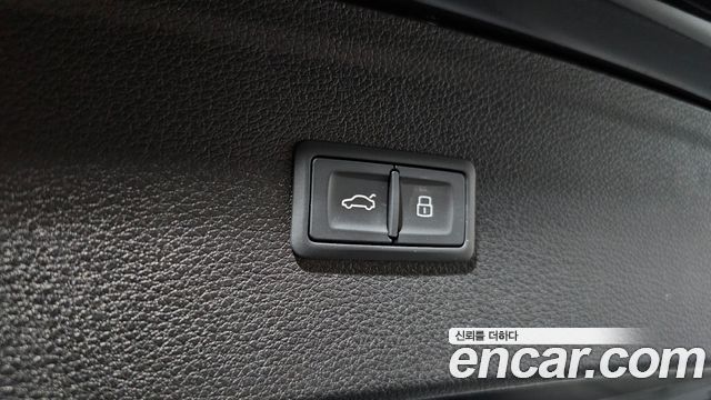 Audi SQ5 2022 — photo 20