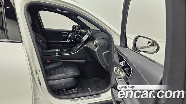 Mercedes-Benz GLC-Class 2025 — photo 10