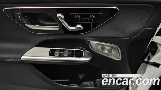 Mercedes-Benz GLC-Class 2025 — photo 19