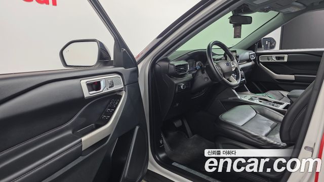 Ford Explorer 2022 — photo 10