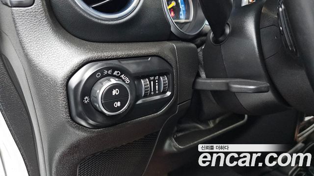 Jeep Wrangler 2019 — photo 20