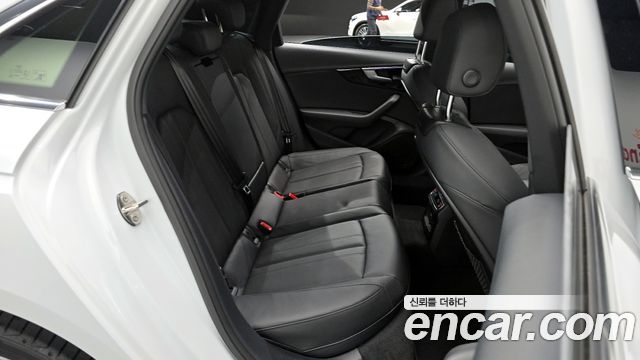 Audi A4 2021 — photo 12