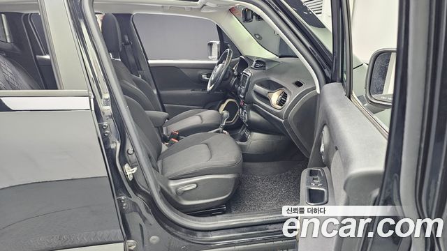 Jeep Renegade 2016 — photo 11
