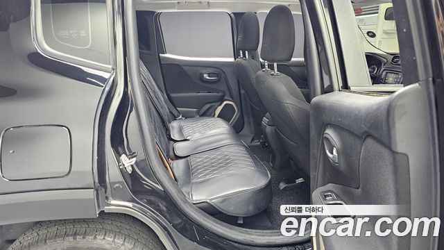Jeep Renegade 2016 — photo 12