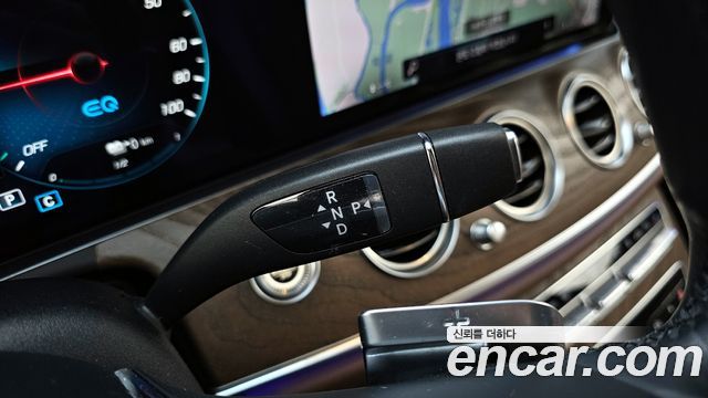 Mercedes-Benz E-Class 2021 — photo 9