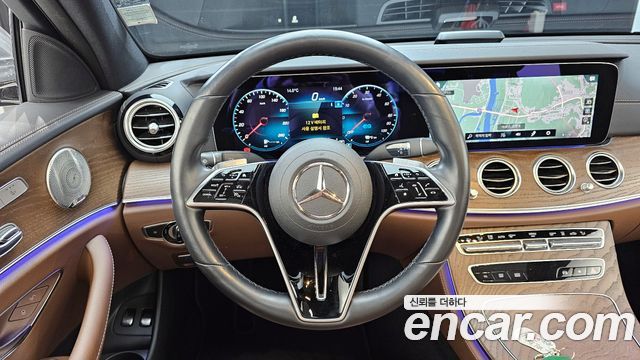 Mercedes-Benz E-Class 2021 — photo 13