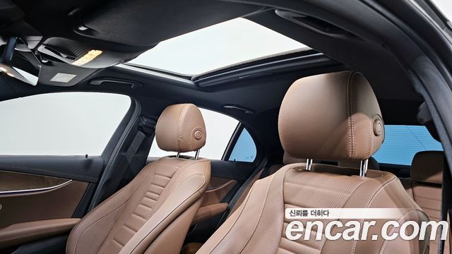 Mercedes-Benz E-Class 2021 — photo 19