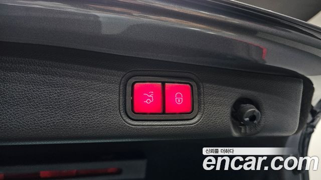 Mercedes-Benz E-Class 2021 — photo 20