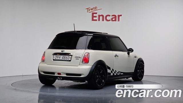 Mini Cooper 2006 — photo 2