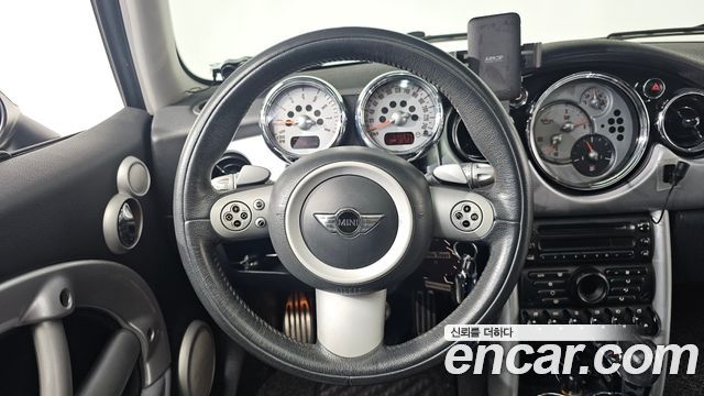 Mini Cooper 2006 — photo 13