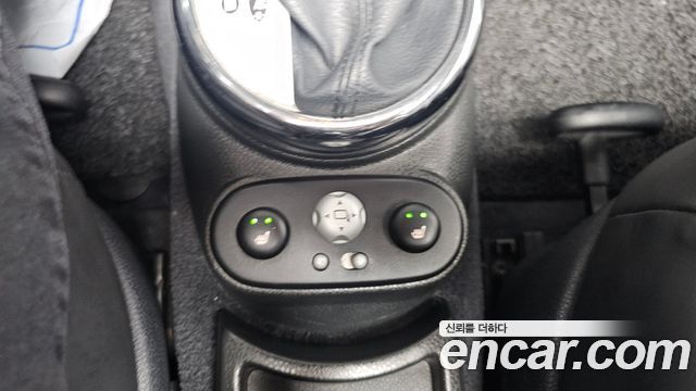 Mini Cooper 2006 — photo 16