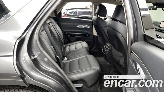 Genesis GV70 2021 — photo 12