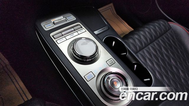 Genesis GV70 2022 — photo 9