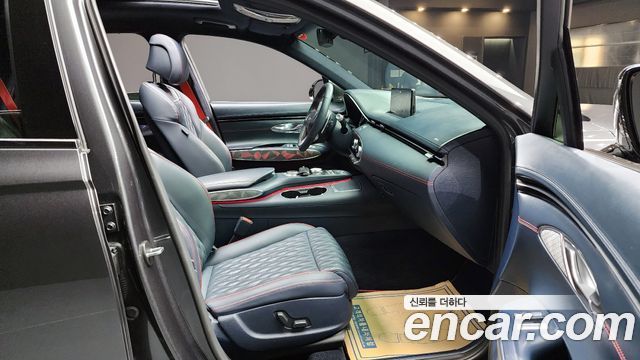 Genesis GV70 2022 — photo 10