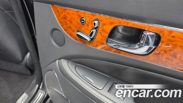Hyundai Equus 2010 — photo 16