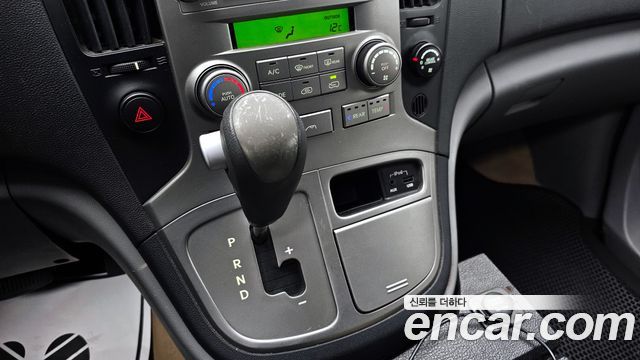 Hyundai Starex 2012 — photo 9