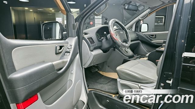 Hyundai Starex 2012 — photo 11