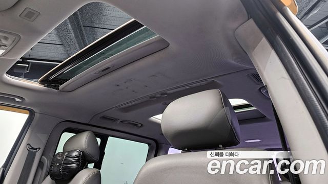 Hyundai Starex 2012 — photo 17
