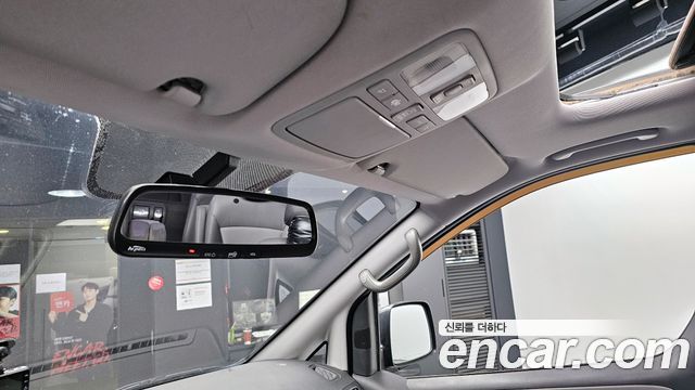Hyundai Starex 2012 — photo 19