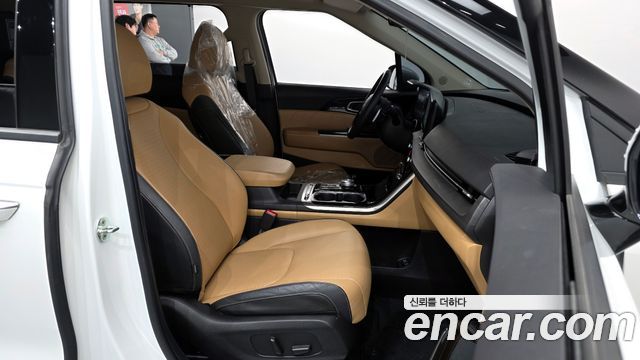 Kia Canival 2023 — photo 11