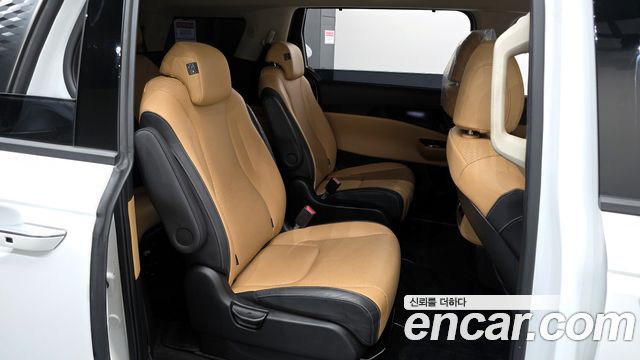Kia Canival 2023 — photo 12