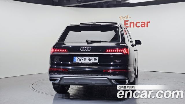 Audi Q7 2022 — photo 4