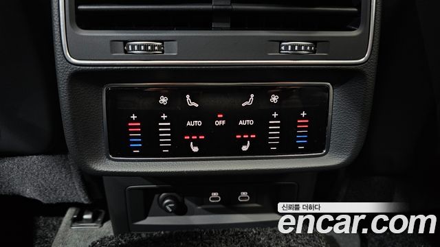 Audi Q7 2022 — photo 18