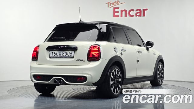 Mini Cooper 2020 — photo 2