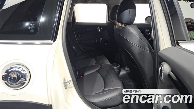 Mini Cooper 2020 — photo 12