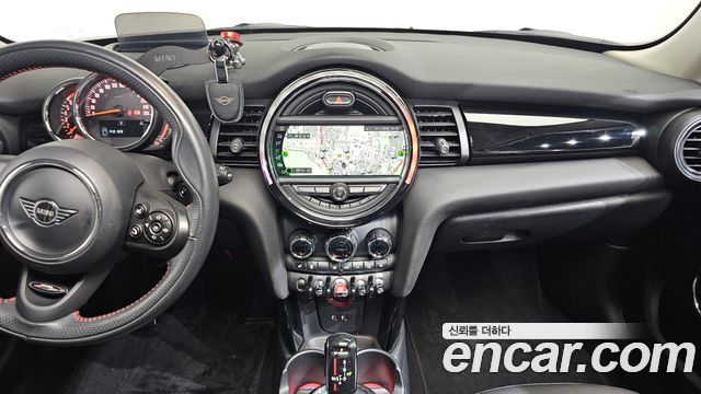 Mini Cooper 2020 — photo 14