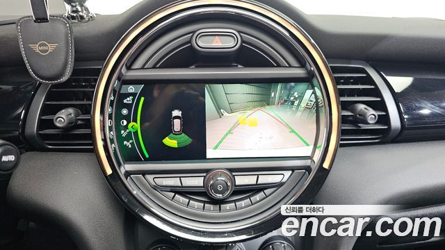 Mini Cooper 2020 — photo 15
