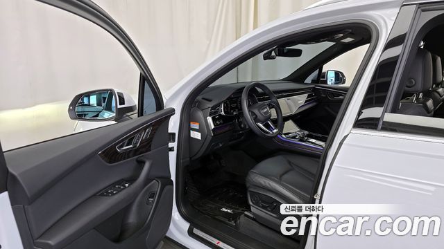 Audi Q7 2022 — photo 10