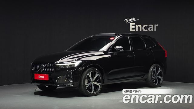Volvo XC60 2022 — photo 1