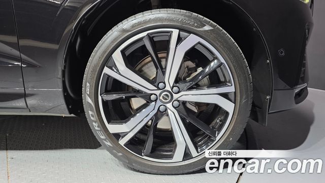 Volvo XC60 2022 — photo 5