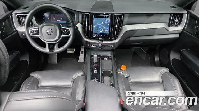Volvo XC60 2022 — photo 7
