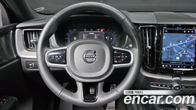 Volvo XC60 2022 — photo 14