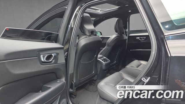 Volvo XC60 2022 — photo 17